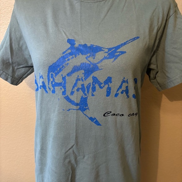 Gildan Green and Blue Short Sleeve Tee Bahamas Coco cay 100% Cotton - Picture 3 of 12